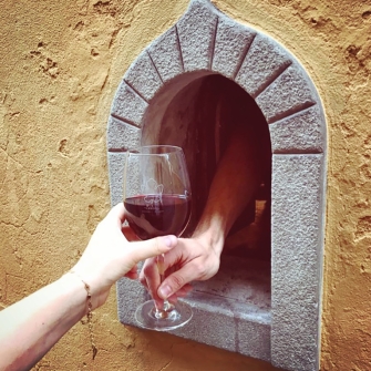 Buchetta del vino a Firenze in via Santo Spirito presso Bistrot Babae