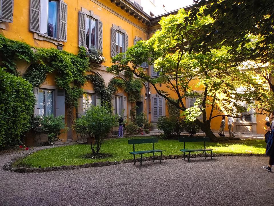 Cortile (aperto) di Casa Valerio in via Borgonuovo 24, Brera, Milano